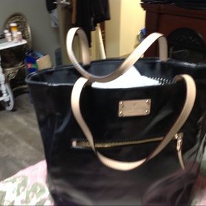 Kate spade hand bag gently used
